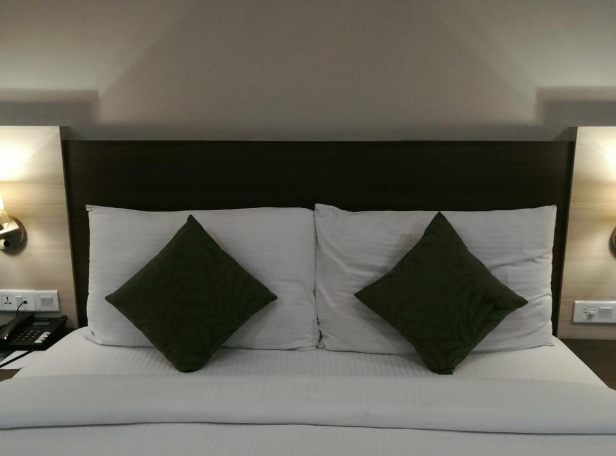 Hide Away Suites 노이다 외부 사진