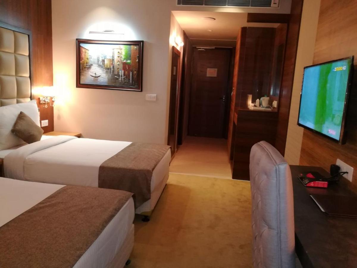 Hide Away Suites 노이다 외부 사진
