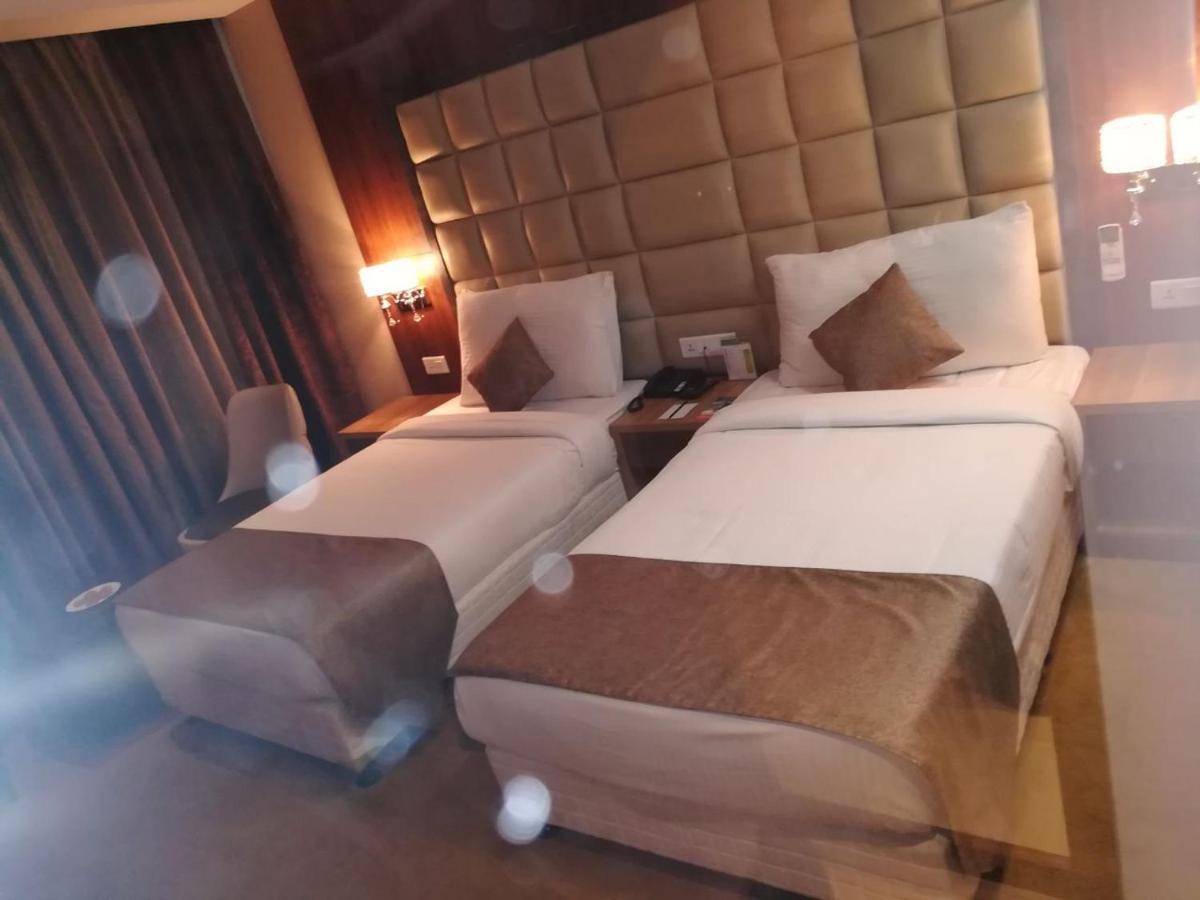 Hide Away Suites 노이다 외부 사진