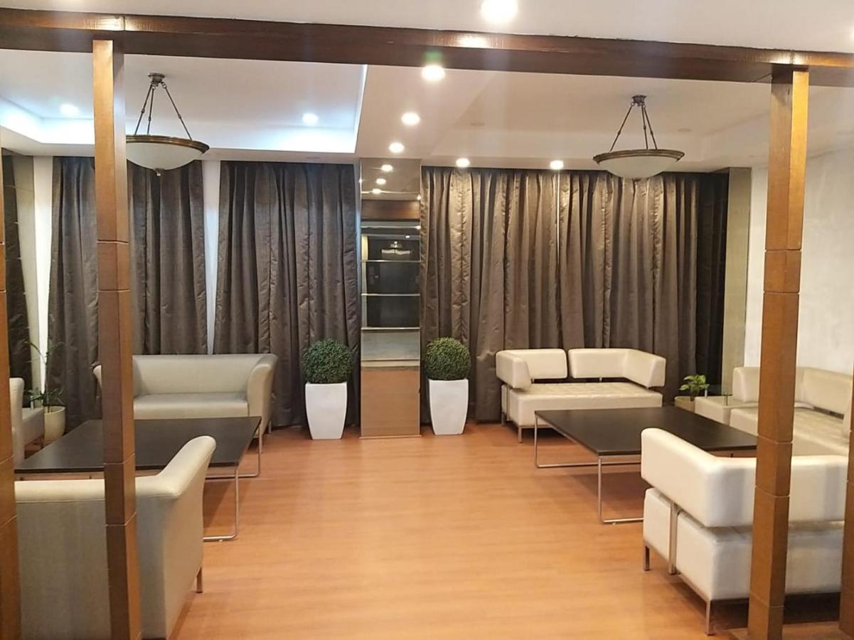 Hide Away Suites 노이다 외부 사진