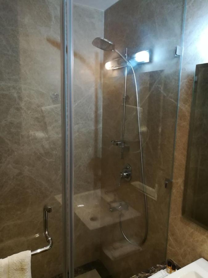 Hide Away Suites 노이다 외부 사진