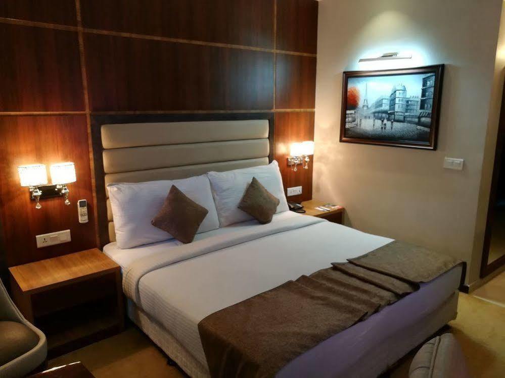 Hide Away Suites 노이다 외부 사진