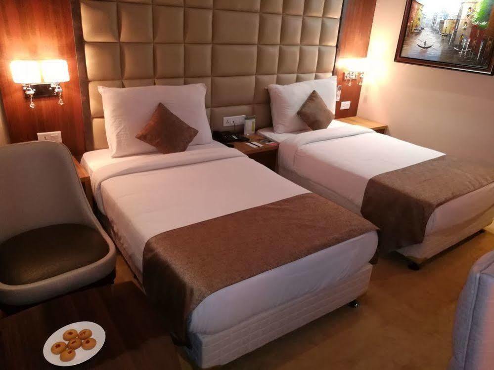 Hide Away Suites 노이다 외부 사진